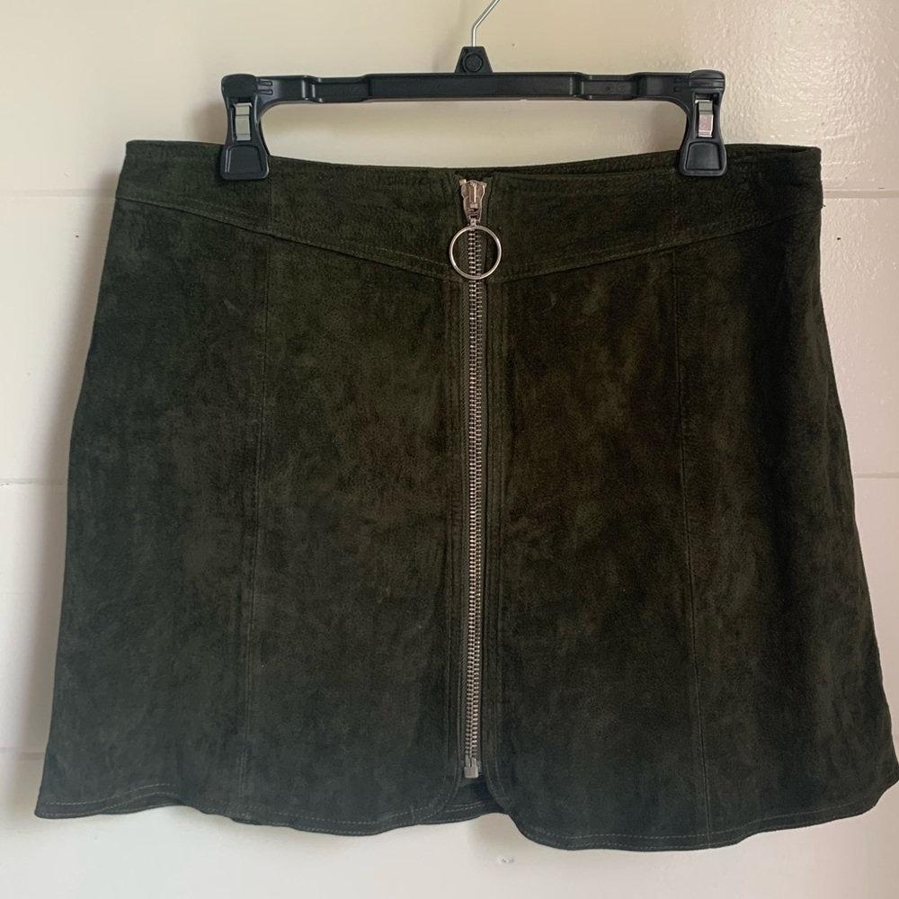 Zipper detail faux suede mini skirt